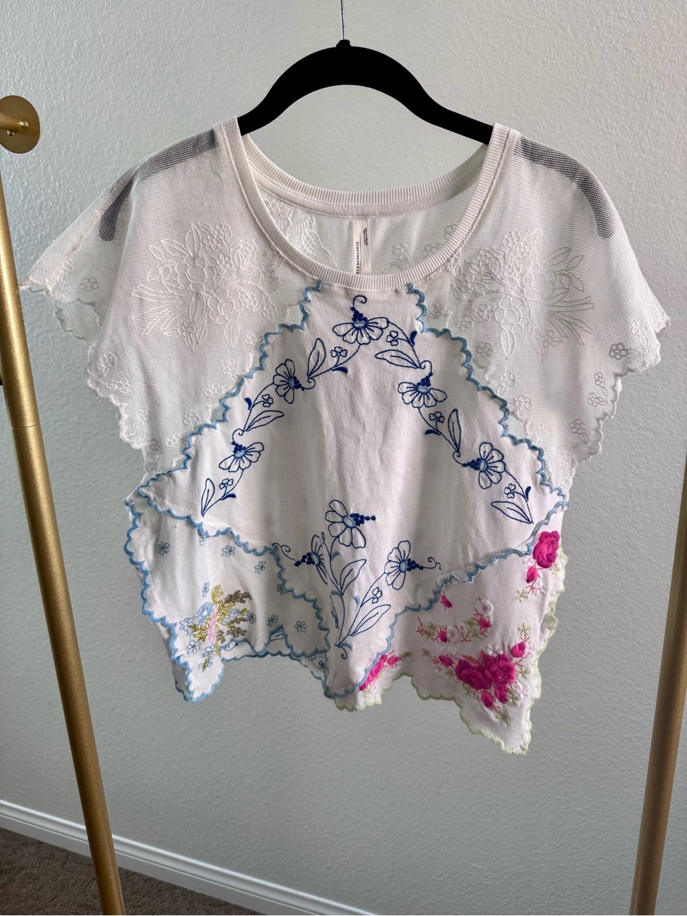 Anthropologie White Embroidered Floral Short-Sleeve Women’s Top